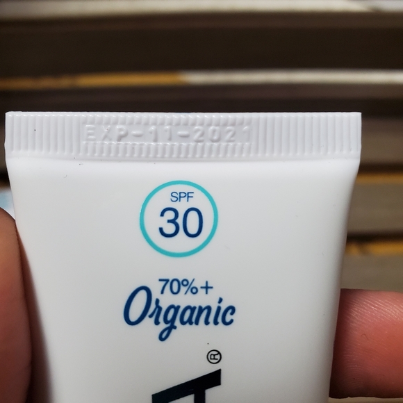 COOLA Mineral Face Sunscreen Matte Finish - Picture 7 of 9